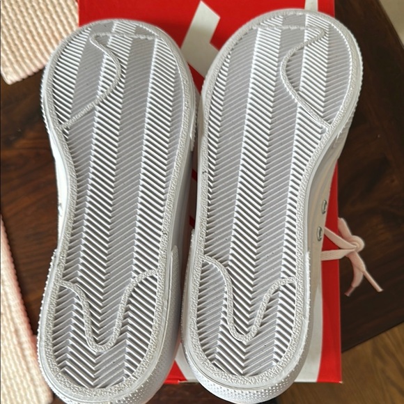 Nike GTS 97 Women's Shoes - Pink and White NEW - Picture 4 of 6